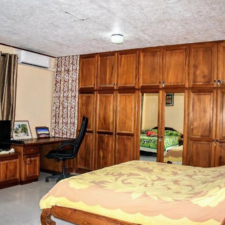 Tahiti - Sanny'S Place Family Room & Poo Punaauia  Eksteriør billede